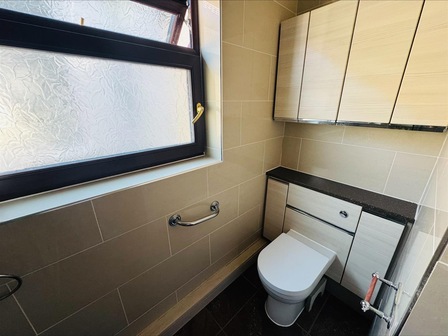 Coldstream Street, Llanelli, SA15 3BH
